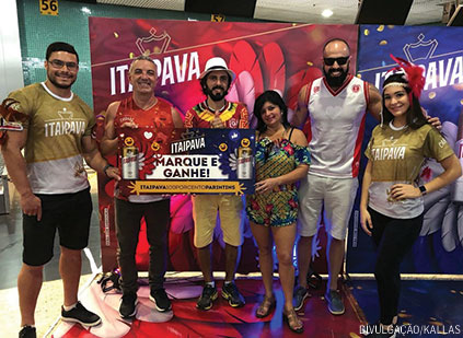 Ação de Live Marketing da Itaipava no Aeroporto de Manaus durante a Festa de Parintins